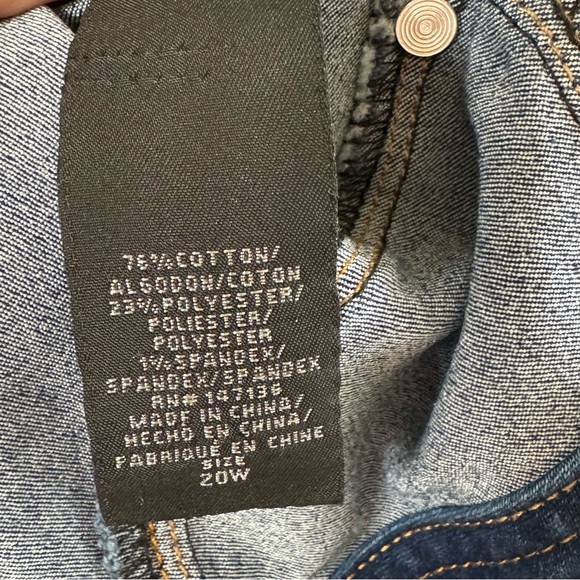 Adriano Goldschmied Denim Cutoff Style Shorts - Picture 8 of 10